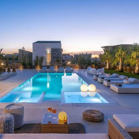 Opsis Luxury With Swimming Pool Вілла