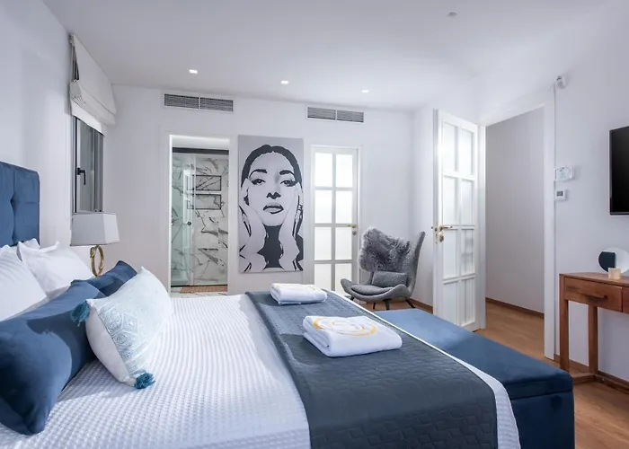 Opsis Luxury With Swimming Pool Villa *